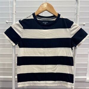Old Navy Navy Blue and Cream Striped Tee 6/7 Boys